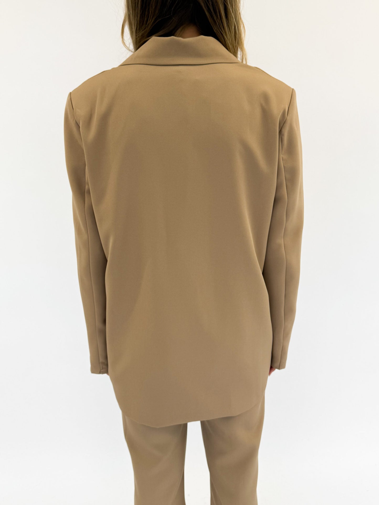 Completo color cammello – blazer e pantalone eleganti