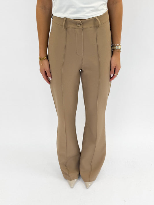 Pantalone Camila color cammello – elegante e versatile