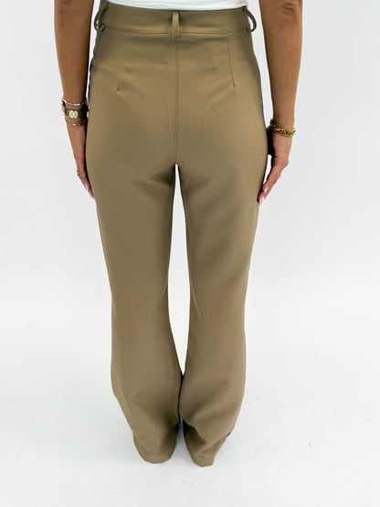Pantalone Camila color cammello – elegante e versatile