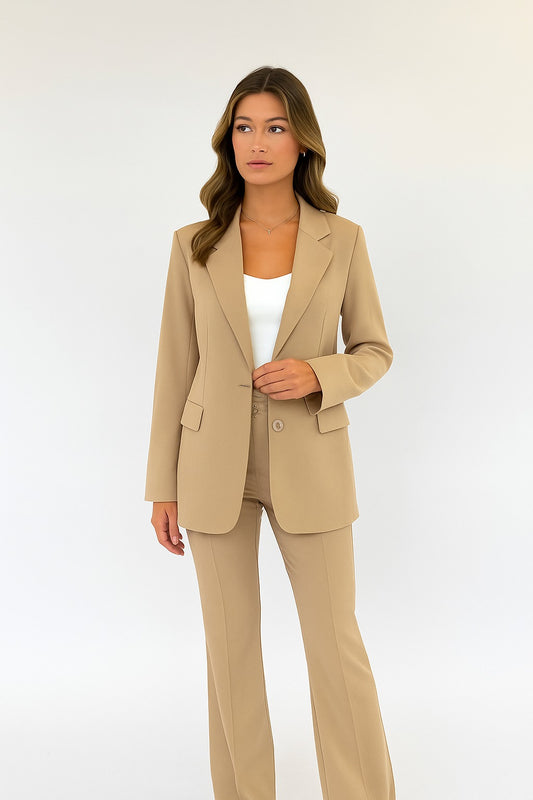 Completo color cammello – blazer e pantalone eleganti